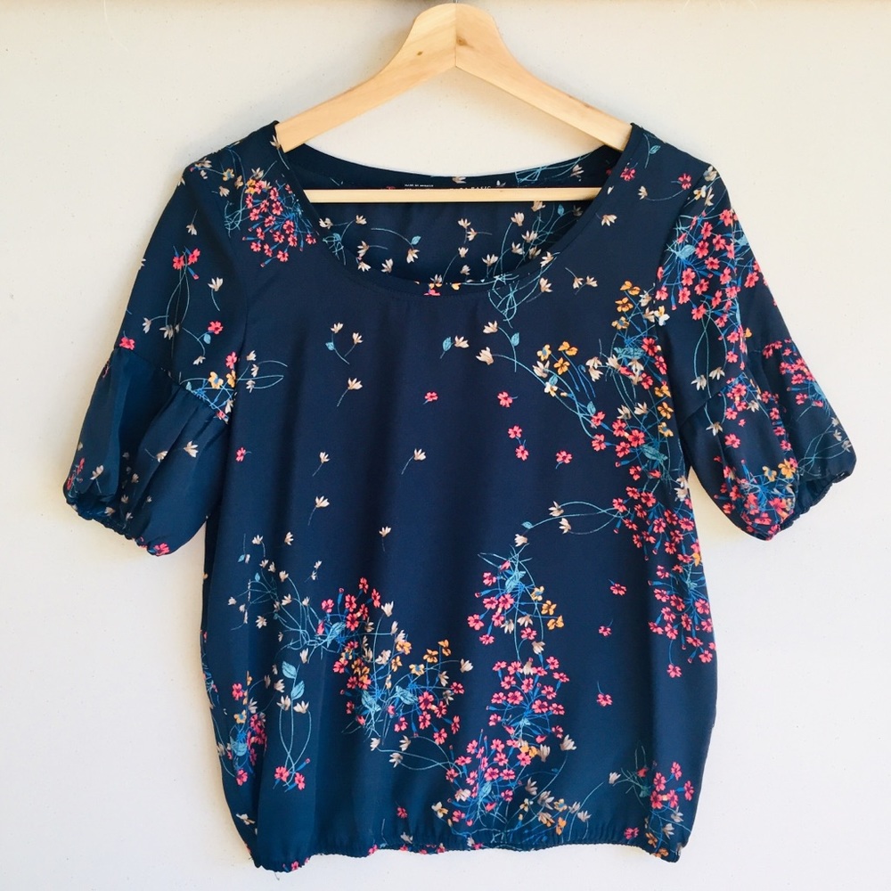 👚Zara Navy Floral Puff Sleeve Top